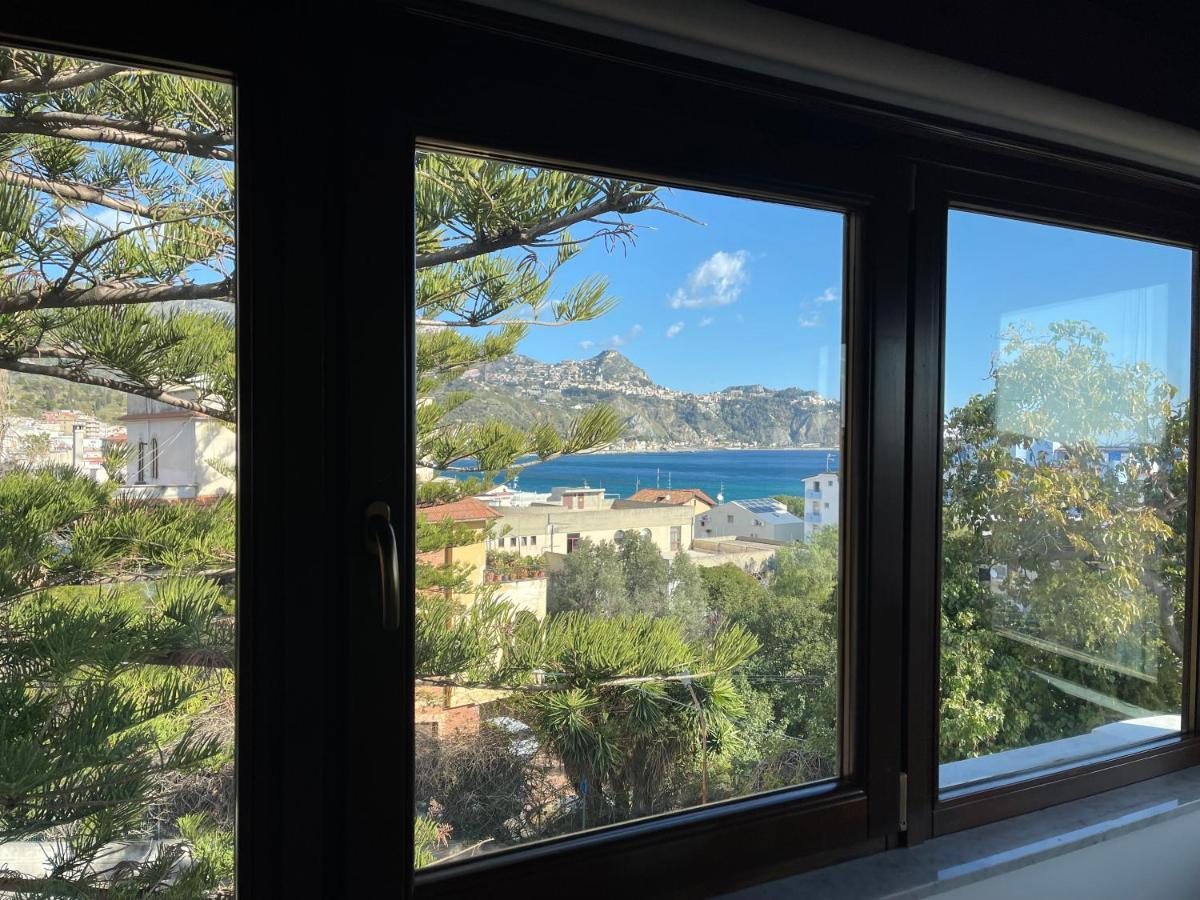John Sea Suites Giardini Naxos Exteriör bild